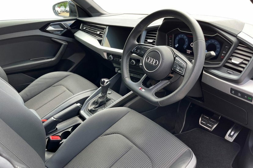 Audi A1 1.0 Tfsi 30 Black Edition Sportback S T EF23YSL White #6