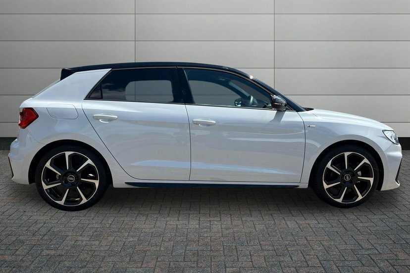 Audi A1 1.0 Tfsi 30 Black Edition Sportback S T EF23YSL White #4