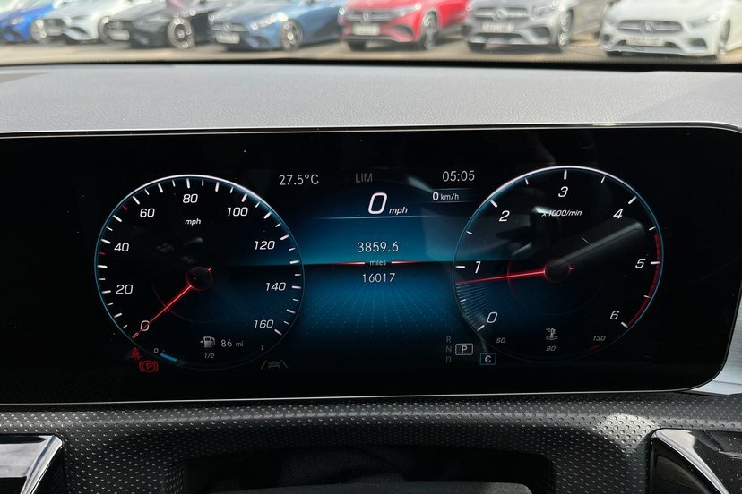 Mercedes-Benz CLA Class Cla220d Amg Line Premium Plus Shooting Brake White #6