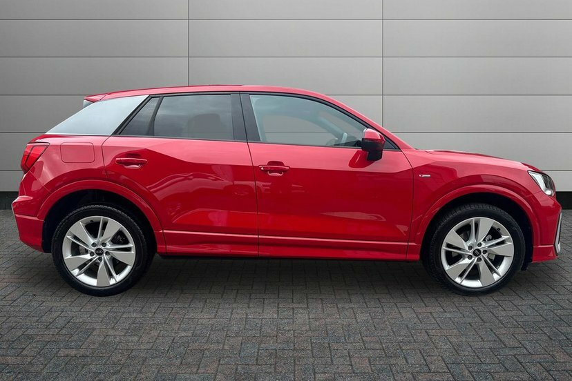Audi Q2 1.5 Tfsi Cod 35 S Line Suv 150 Red #4