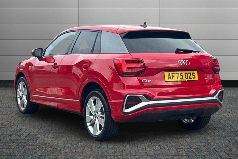 Audi Q2 1.5 Tfsi Cod 35 S Line Suv 150 Red #3