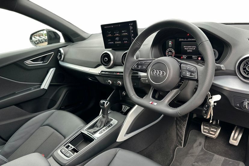 Audi Q2 1.5 Tfsi Cod 35 Black Edition Suv S Tro KM75XHC Black #6
