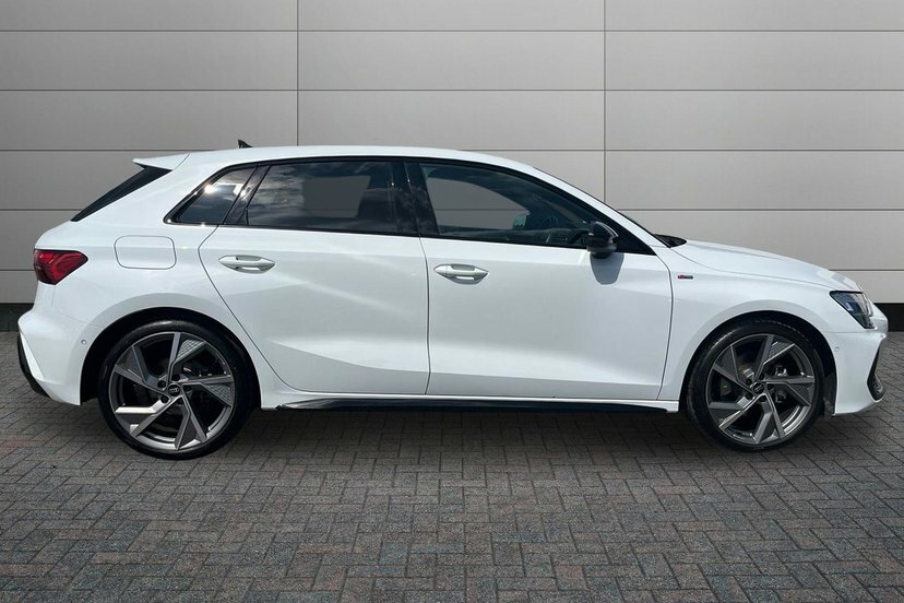 Audi A3 1.5 Tfsi Black Edition Sportback S Tron AO75UHH White #4