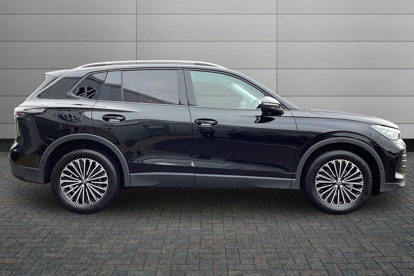 Volkswagen Tiguan 1.5 Etsi Mhev Match Suv Hybrid Dsg 150 EK26ZZN Black #4