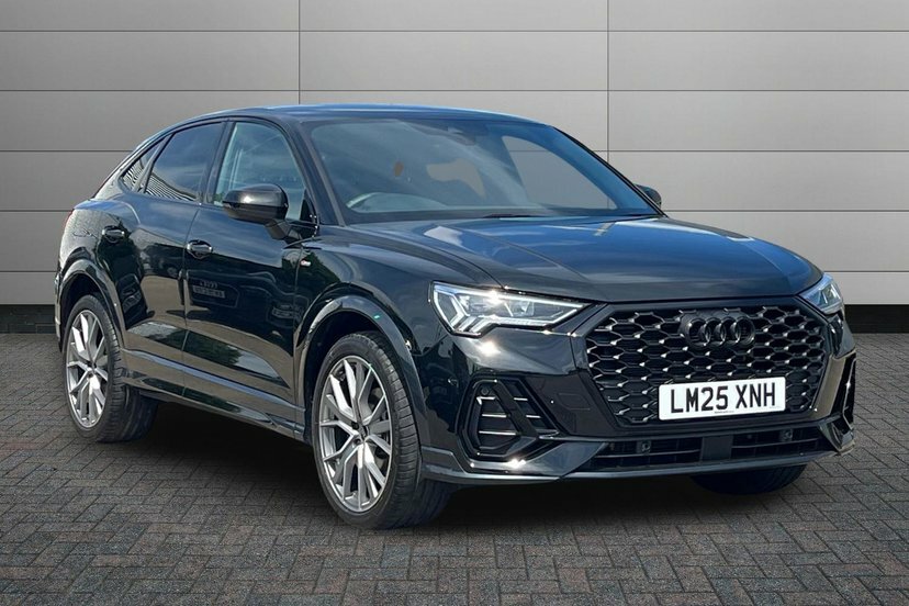 Audi Q3 1.5 Tfsi Cod 35 Black Edition Sportback Black