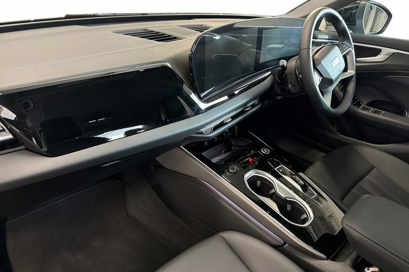 Audi A6 Saloon 2.0 E-hybrid 25.9Kwh Sport Saloon Plug- EA26YDM Black #2