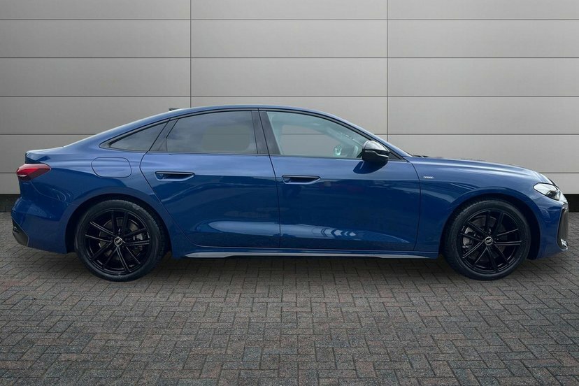 Audi A5 2.0 E-hybrid 25.9Kwh Black Edition Saloon Petr EF26DTY Blue #4