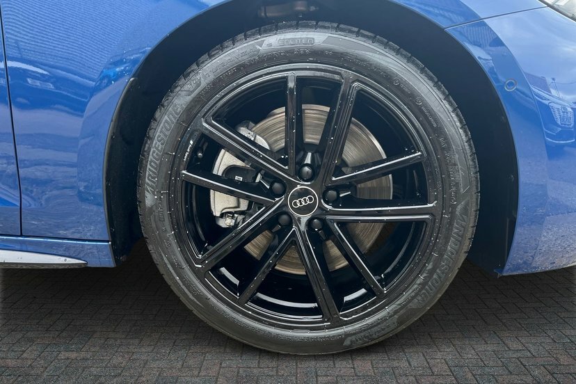 Audi A5 2.0 E-hybrid 25.9Kwh Black Edition Saloon Petr EF26DTY Blue #5