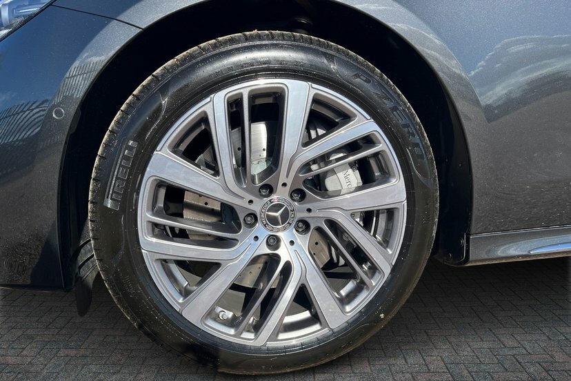 Mercedes-Benz E Class E220dh Mhev Exclusive Premium Estate AO26GNV Grey #4