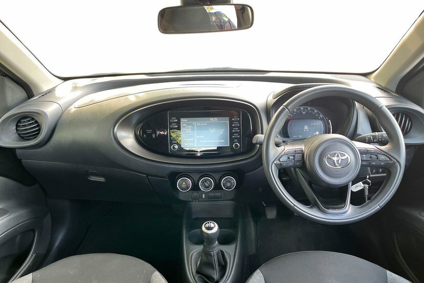 Toyota Aygo X 1.0 Vvt-i Pure Hatchback 72 Ps GF23JWU Black #5
