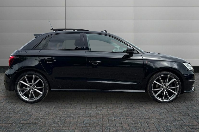 Audi A1 1.4 Tfsi Black Edition Sportback S Tron DF18AAU Black #4