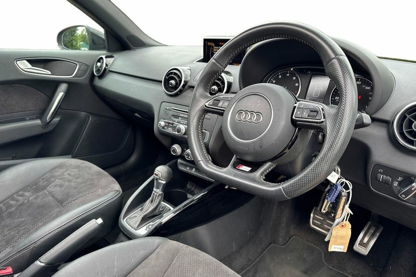 Audi A1 1.4 Tfsi Black Edition Sportback S Tron DF18AAU Black #6