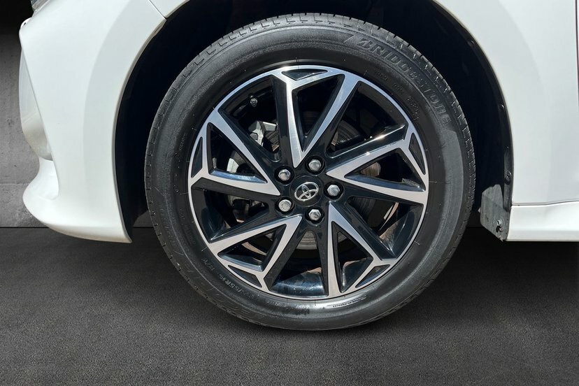 Toyota Yaris 1.5 Vvt-h Design Hatchback Hybrid E-cvt GJ73TCO White #5