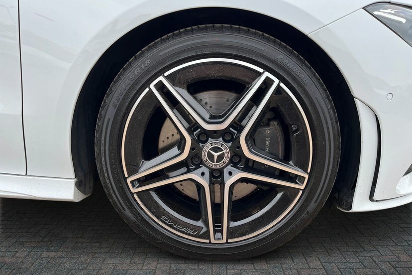 Mercedes-Benz CLA Class Cla200 Amg Line Premium Shooting Brake KN23YDO White #4