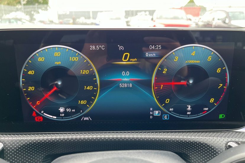 Mercedes-Benz CLA Class Cla200 Amg Line Premium Shooting Brake KN23YDO White #6