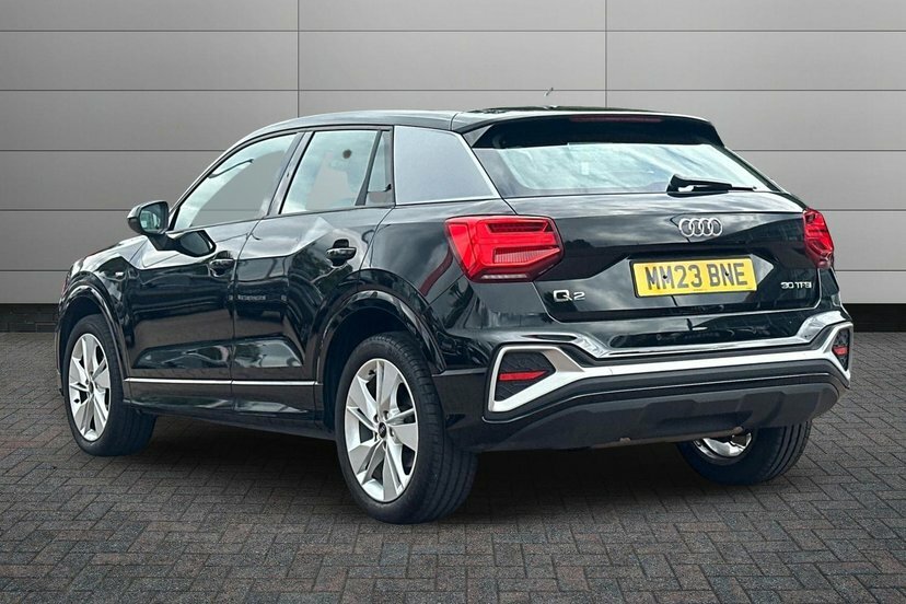 Audi Q2 1.0 Tfsi 30 S Line Suv 110 Ps Black #3