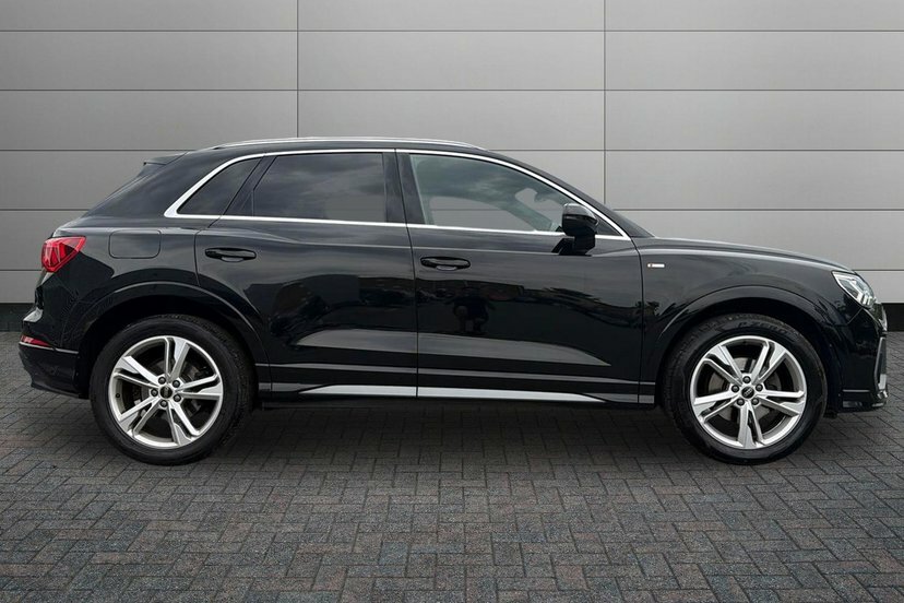Audi Q3 1.5 Tfsi Cod 35 S Line Suv 150 EJ24BYR Black #4