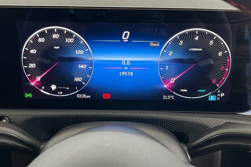 Mercedes-Benz CLA Class Cla 180 Amg Line Executive Coupe KP25OVF White #6