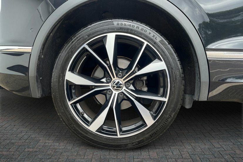 Volkswagen Tiguan 2.0 Tdi R-line Suv Dsg 150 Ps Great M EA23FNV Black #4