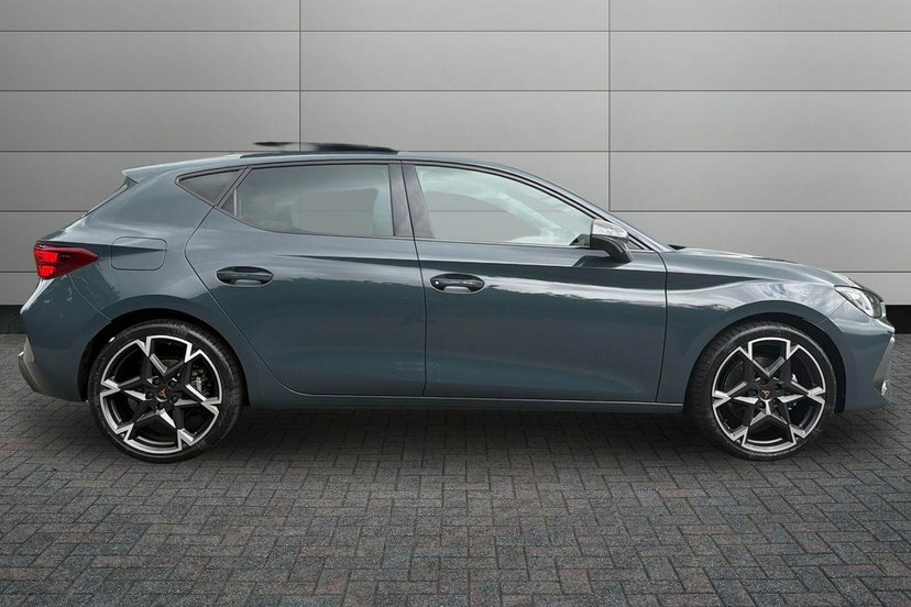 Cupra Leon 1.5 Ehybrid 25.8Kwh V2 Hatchback Plug-i Blue #4