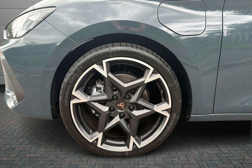 Cupra Leon 1.5 Ehybrid 25.8Kwh V2 Hatchback Plug-i Blue #5