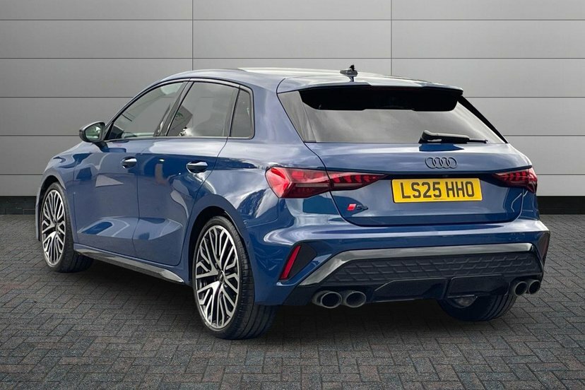 Audi S3 2.0 Tfsi Black Edition Sportback S Tron LS25HHO Blue #3