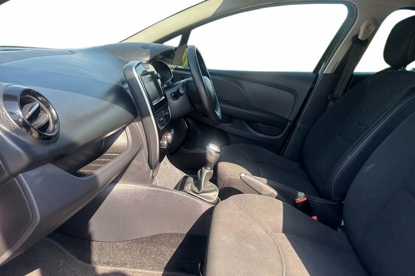 Renault Clio 0.9 Tce Iconic Hatchback 90 Ps EY69OCR Black #2