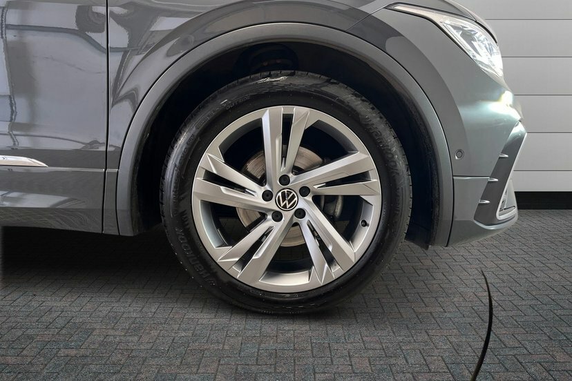Volkswagen Tiguan 2.0 Tdi R-line Edition Suv Dsg 4Motion AO72YJG Grey #5
