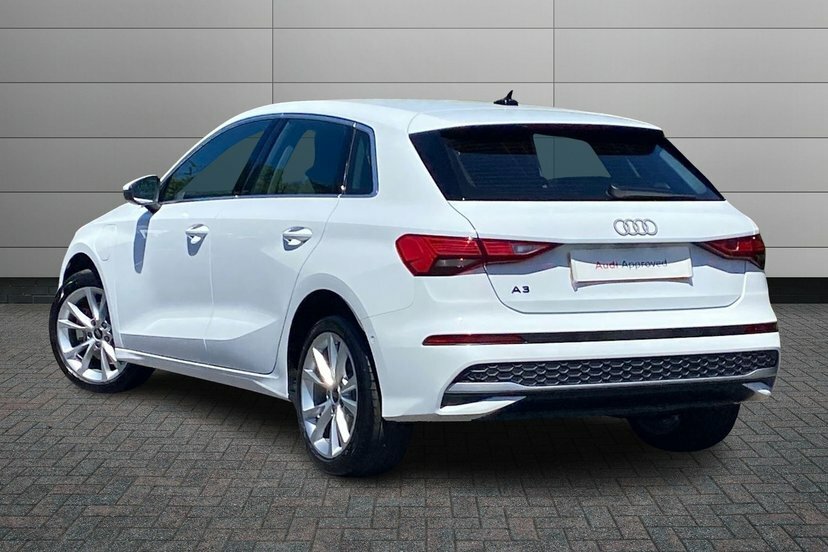 Audi A3 1.5 Tfsie 40 Sport Sportback Plug-in Hy White #3