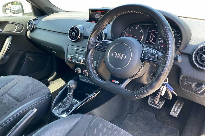 Audi A1 1.6 Tdi Black Edition Sportback S Troni White #6