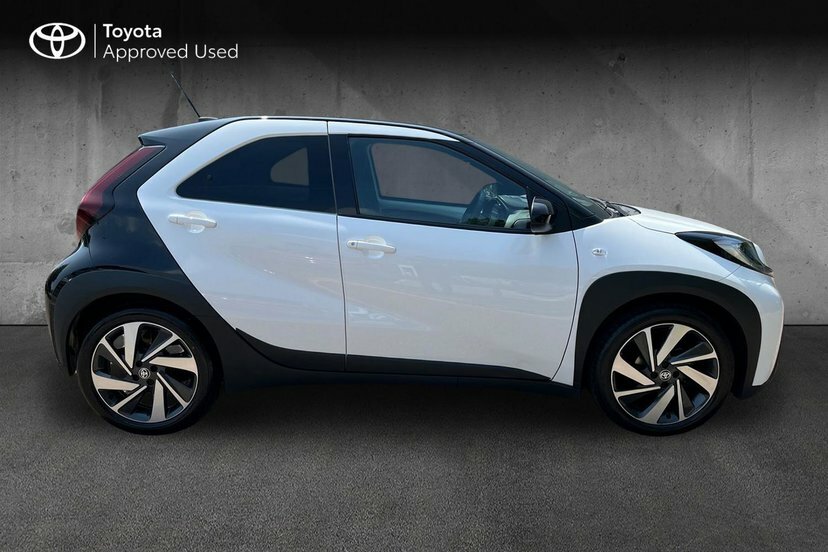 Toyota Aygo X 1.0 Vvt-i Edge Hatchback X-shift 72 Ps GL73YYH Black #3