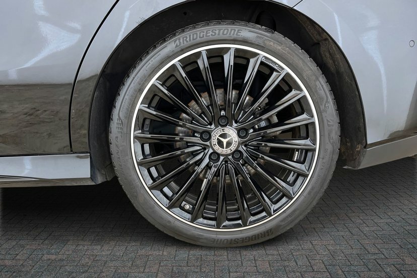 Mercedes-Benz CLA Class Cla 200 Amg Line Premium Plus Coupe KR25LUA Black #4