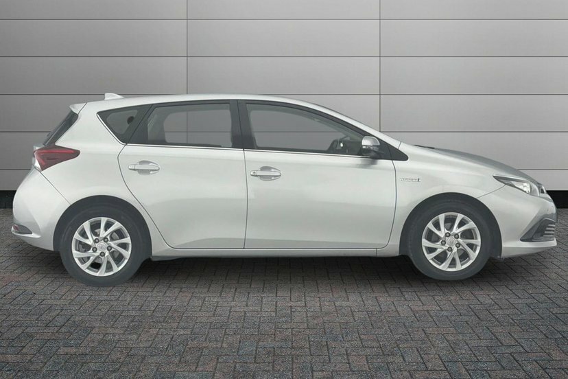 Toyota Auris 1.8 Vvt-h Icon Tech Hatchback Hybrid Cv EY68YFZ Silver #4