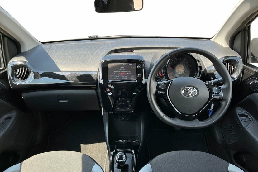 Toyota Aygo 1.0 Vvt-i X-press Hatchback X-shift 68 DE18CVM Black #6
