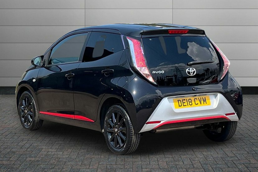 Toyota Aygo 1.0 Vvt-i X-press Hatchback X-shift 68 DE18CVM Black #3