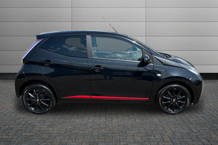 Toyota Aygo 1.0 Vvt-i X-press Hatchback X-shift 68 DE18CVM Black #4