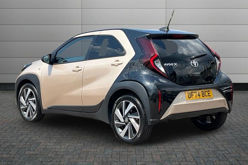 Toyota Aygo X 1.0 Vvt-i Edge Hatchback 72 Ps DF74BCE Black #3