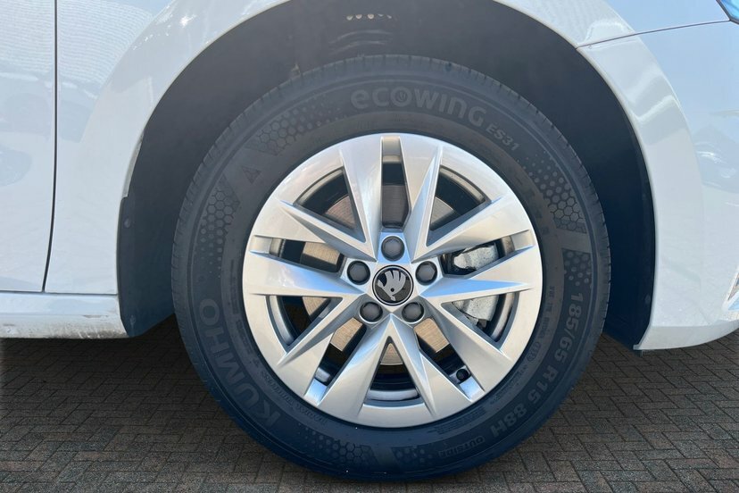 Skoda Fabia 1.0 Tsi Se Edition Hatchback 11 MH75GHU White #5