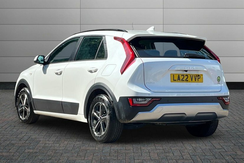 Kia Niro 1.6H Gdi 2 Suv Hybrid Dct 139 Bhp LA22VVP White #3