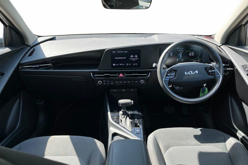 Kia Niro 1.6H Gdi 2 Suv Hybrid Dct 139 Bhp LA22VVP White #6