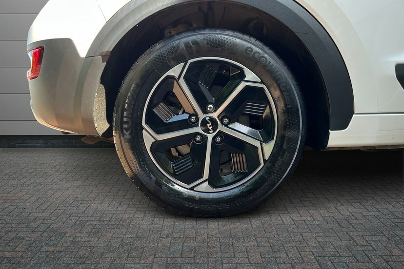 Kia Niro 1.6H Gdi 2 Suv Hybrid Dct 139 Bhp LA22VVP White #5