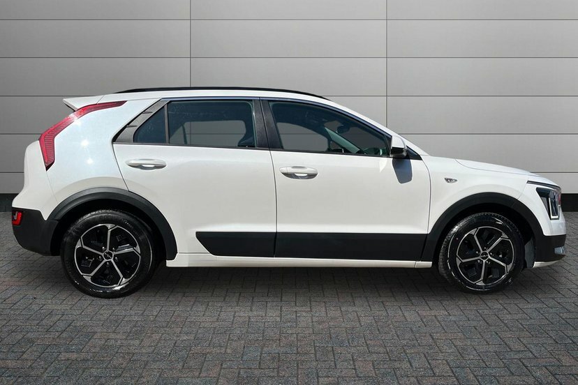 Kia Niro 1.6H Gdi 2 Suv Hybrid Dct 139 Bhp LA22VVP White #4