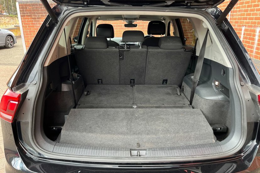 Volkswagen Tiguan Allspace Se Nav White #9