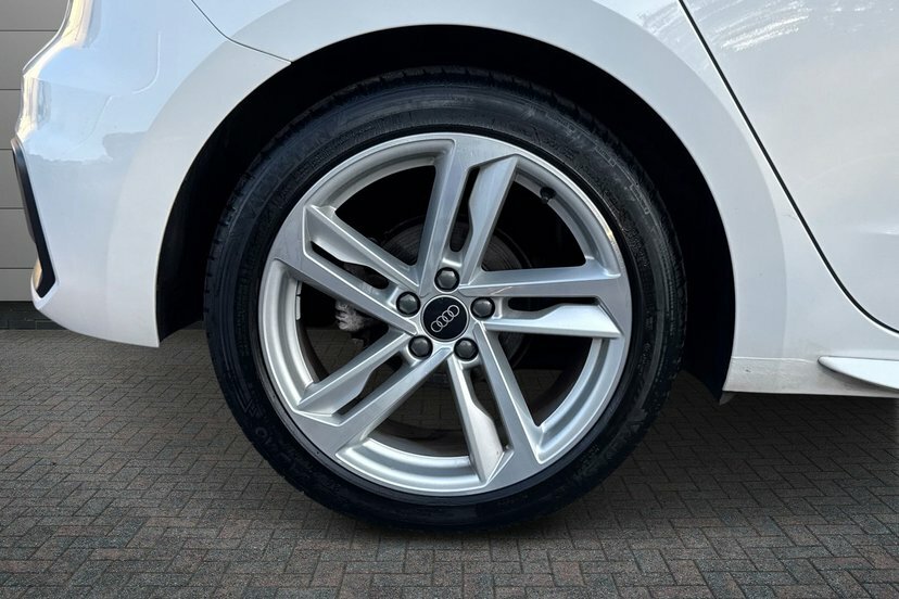 Audi A1 1.0 Tfsi 30 S Line Sportback 11 EJ72GVW White #5
