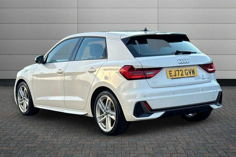 Audi A1 1.0 Tfsi 30 S Line Sportback 11 EJ72GVW White #3