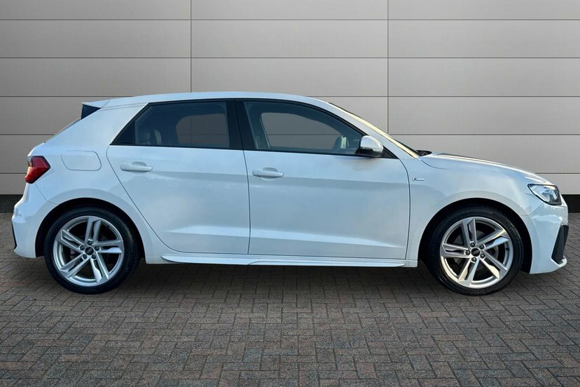 Audi A1 1.0 Tfsi 30 S Line Sportback 11 EJ72GVW White #4
