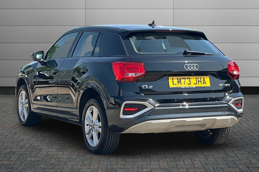 Audi Q2 1.0 Tfsi 30 Sport Suv 110 Ps T LM73JHA Black #3