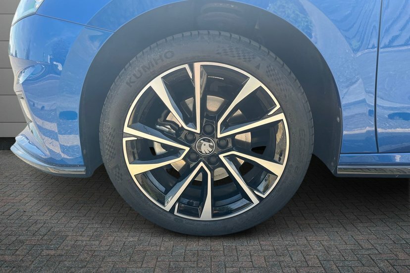 Skoda Fabia 1.0 Tsi Monte Carlo Edition Hatchback D KY75LZT Blue #5