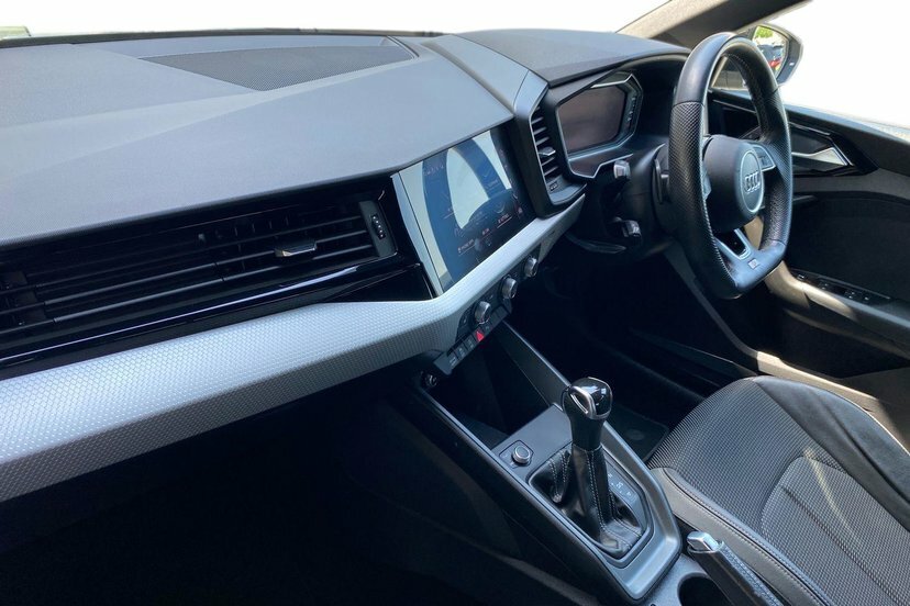 Audi A1 1.0 Tfsi 30 Black Edition Sportback S T EK71DXZ Grey #2