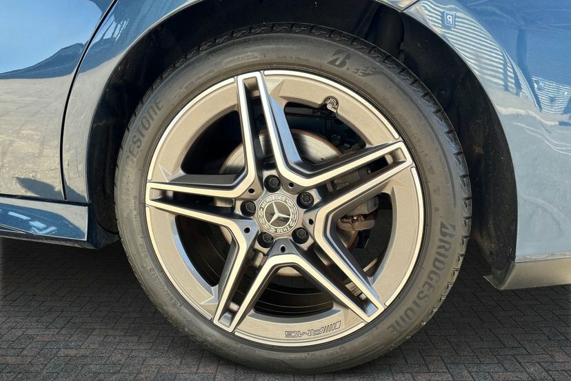 Mercedes-Benz CLA Class Cla180 Amg Line Premium Plus 2 Shooting Brake WA22SYJ Blue #4